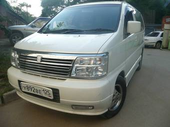 2000 Nissan Elgrand Pictures