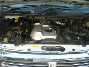 2000 Nissan Elgrand Images