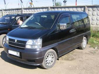 2000 Nissan Elgrand Pictures