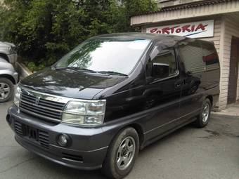 2000 Nissan Elgrand Pictures