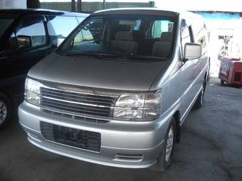 2000 Nissan Elgrand Pictures