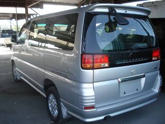 2000 Nissan Elgrand Photos