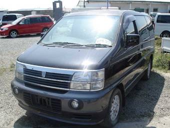 2000 Nissan Elgrand Pics