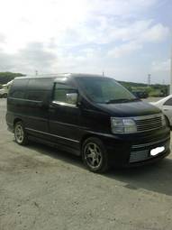 2000 Nissan Elgrand Photos