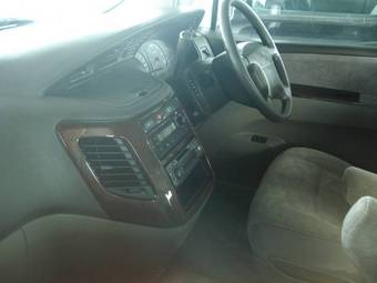 2000 Nissan Elgrand Pics