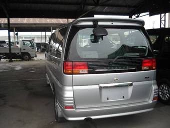 2000 Nissan Elgrand Pictures