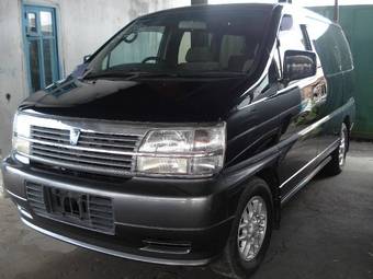 2000 Nissan Elgrand Pictures