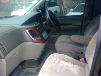 2000 Nissan Elgrand Pictures