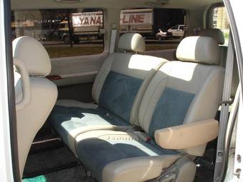 2000 Nissan Elgrand Pictures