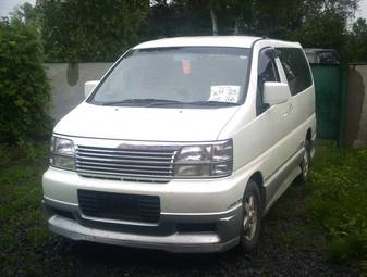 2000 Nissan Elgrand Photos