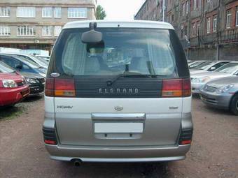 2000 Nissan Elgrand Images