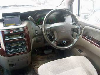 2000 Nissan Elgrand Photos