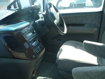 2000 Nissan Elgrand Photos