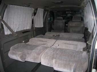2001 Nissan Elgrand Pictures