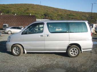 2001 Nissan Elgrand Pictures