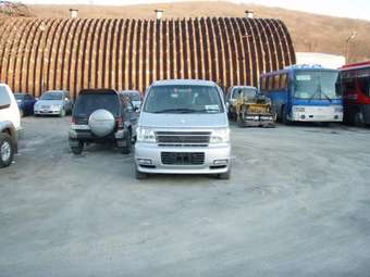 2001 Nissan Elgrand Photos
