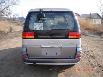 2001 Nissan Elgrand Pictures