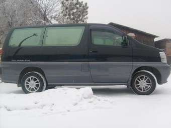 2001 Nissan Elgrand Photos