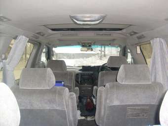 2001 Nissan Elgrand Pictures