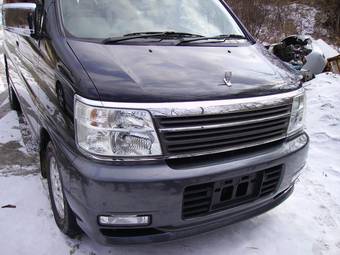 2001 Nissan Elgrand Pictures