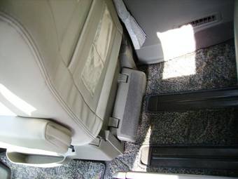 2001 Nissan Elgrand Photos