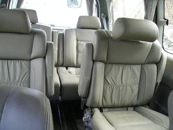 2001 Nissan Elgrand Photos