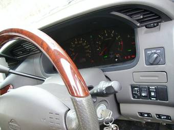 2001 Nissan Elgrand Wallpapers