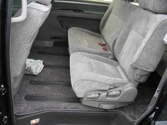2001 Nissan Elgrand Photos