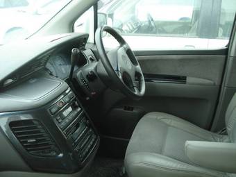 2001 Nissan Elgrand Pictures