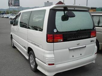 2001 Nissan Elgrand Pics