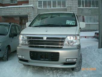 2001 Nissan Elgrand Photos