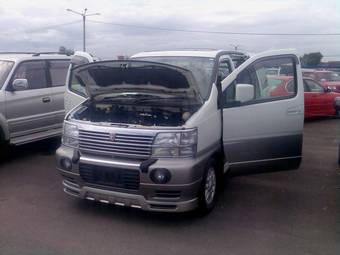 2001 Nissan Elgrand Photos