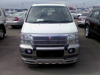2001 Nissan Elgrand Pictures