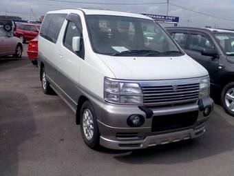 2001 Nissan Elgrand Photos