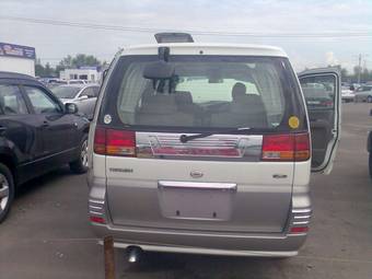 2001 Nissan Elgrand Pictures