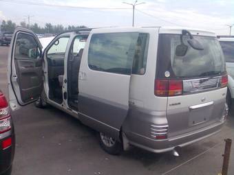 2001 Nissan Elgrand Photos