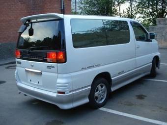 2001 Nissan Elgrand Wallpapers