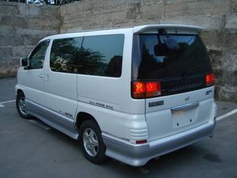 2001 Nissan Elgrand Images