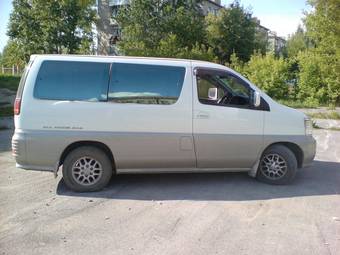 2001 Nissan Elgrand Pictures