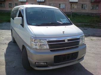 2001 Nissan Elgrand Photos