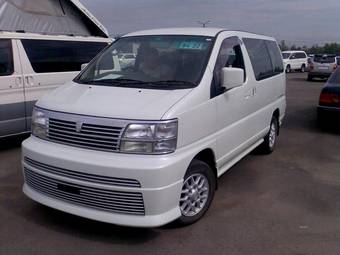 2001 Nissan Elgrand Photos