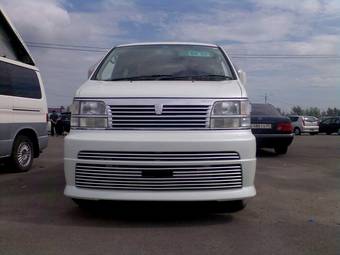 2001 Nissan Elgrand Photos