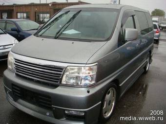 2001 Nissan Elgrand Photos