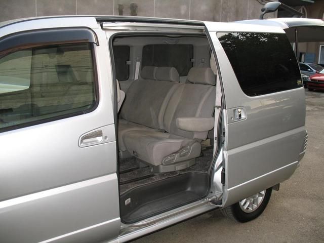 2002 Nissan Elgrand