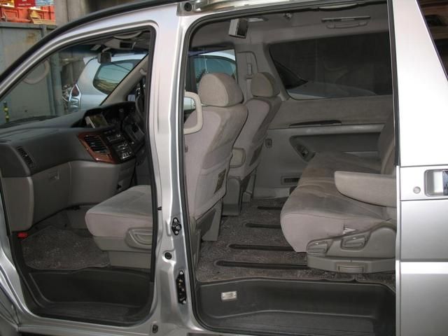 2002 Nissan Elgrand