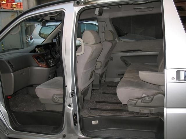 2002 Nissan Elgrand