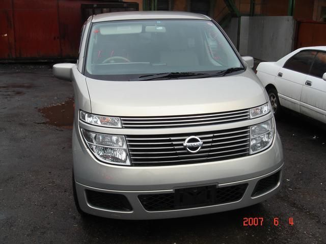 2002 Nissan Elgrand