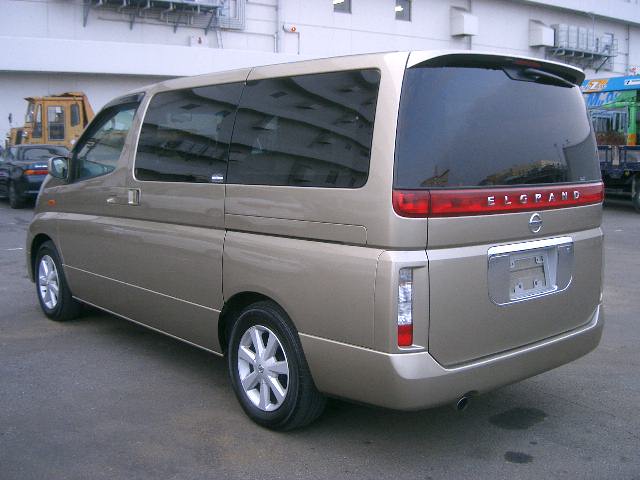 2002 Nissan Elgrand Photos