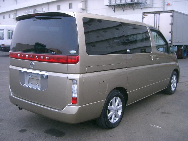 2002 Nissan Elgrand Pictures