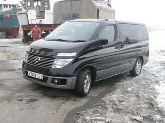 2002 Nissan Elgrand Pictures